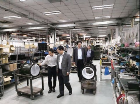 上海自儀董事長張科考察自儀十一廠等企業(yè),要求—— 緊盯市場需求實(shí)現(xiàn)跨越增長